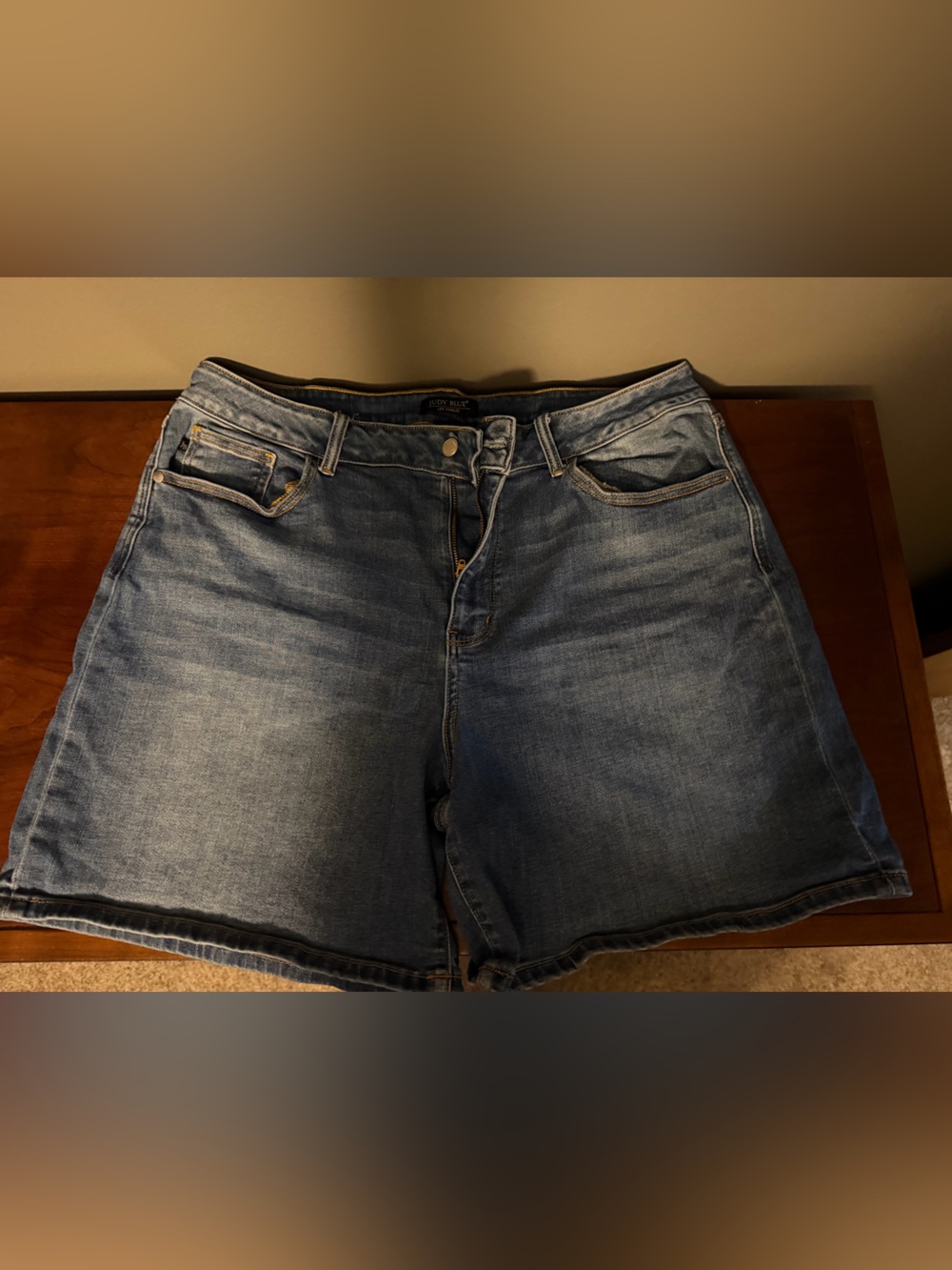 Judy Blue Women's Relaxed Fit Denim Shorts in Faded Blue